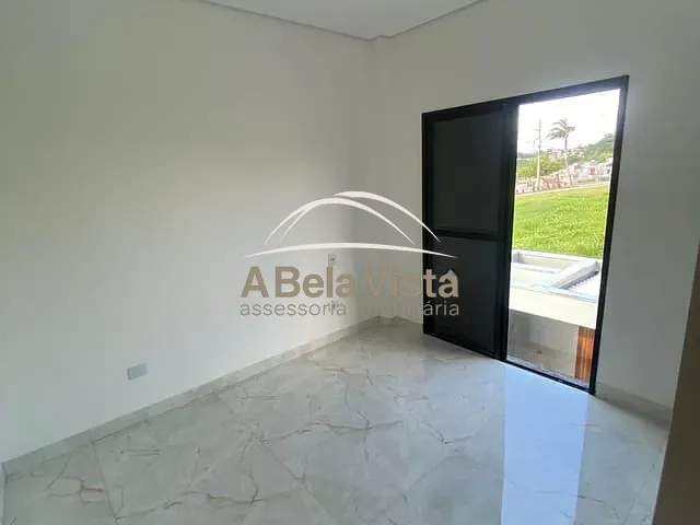 Casa com 150m² 3 quartos e 1 banheiro, à venda, no bairro Villas do Jaguari em Santana de Parnaíba