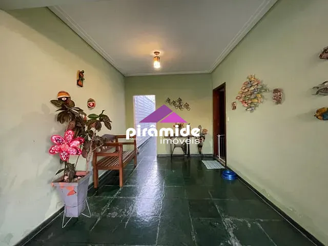 Casa com 250m² 3 quartos e 2 banheiros, à venda, no bairro Jardim Portugal em São José dos Campos