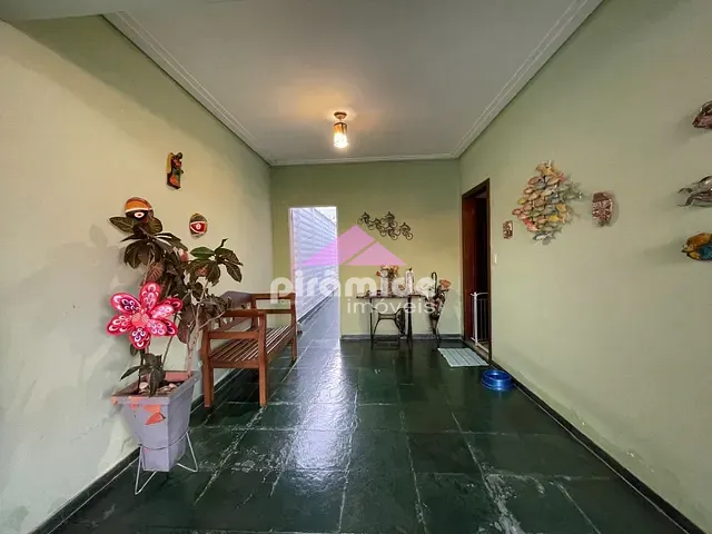 Casa com 250m² 3 quartos e 2 banheiros, à venda, no bairro Jardim Portugal em São José dos Campos