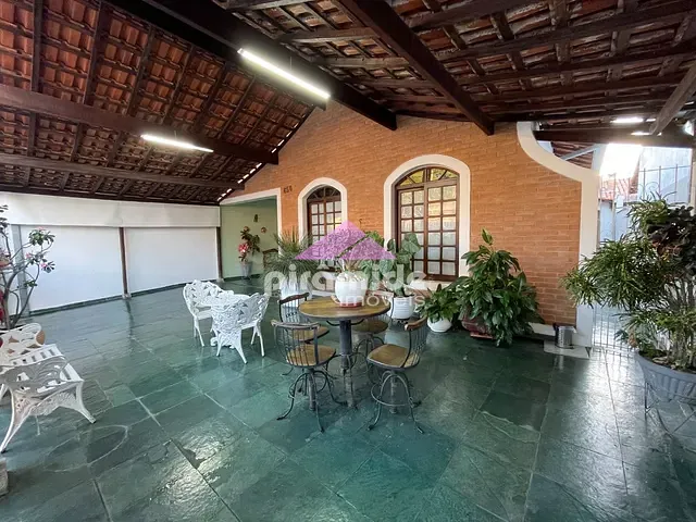 Casa com 250m² 3 quartos e 2 banheiros, à venda, no bairro Jardim Portugal em São José dos Campos