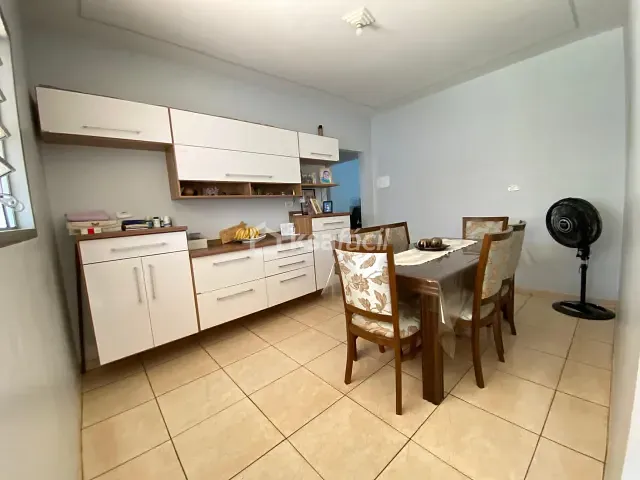 Casa com 360m² 3 quartos e 2 banheiros, à venda, no bairro Guanandi em Campo Grande