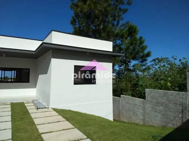 Casa com 506m² 3 quartos e 1 banheiro, à venda, no bairro Capricórnio em Caraguatatuba