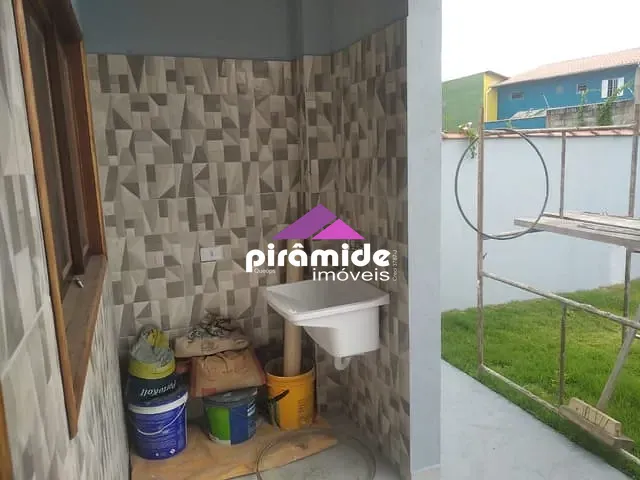 Casa com 150m² 2 quartos e 1 banheiro, à venda, no bairro Pontal de Santa Marina em Caraguatatuba