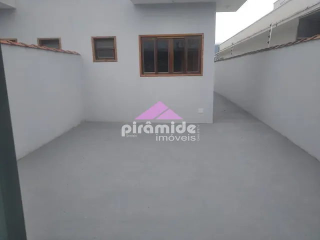 Casa com 150m² 2 quartos e 1 banheiro, à venda, no bairro Pontal de Santa Marina em Caraguatatuba