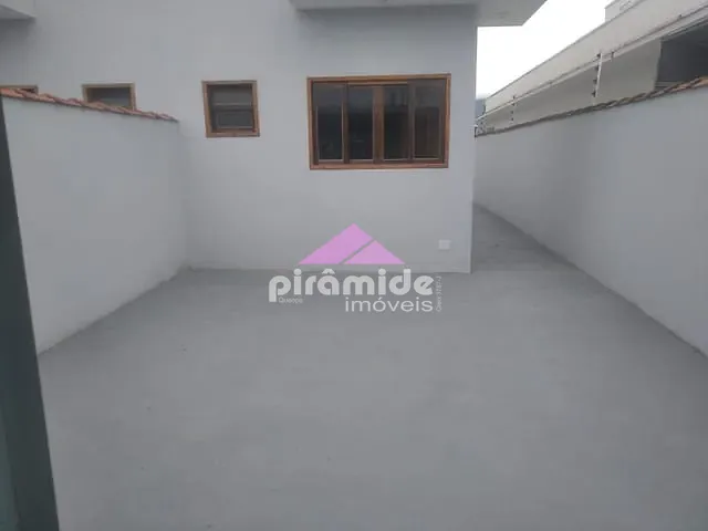 Casa com 150m² 2 quartos e 1 banheiro, à venda, no bairro Pontal de Santa Marina em Caraguatatuba
