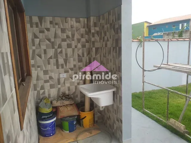 Casa com 150m² 2 quartos e 1 banheiro, à venda, no bairro Pontal de Santa Marina em Caraguatatuba