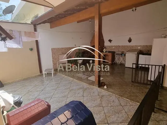 Casa com 246m² 3 quartos e 2 banheiros, à venda, no bairro Umuarama em Osasco