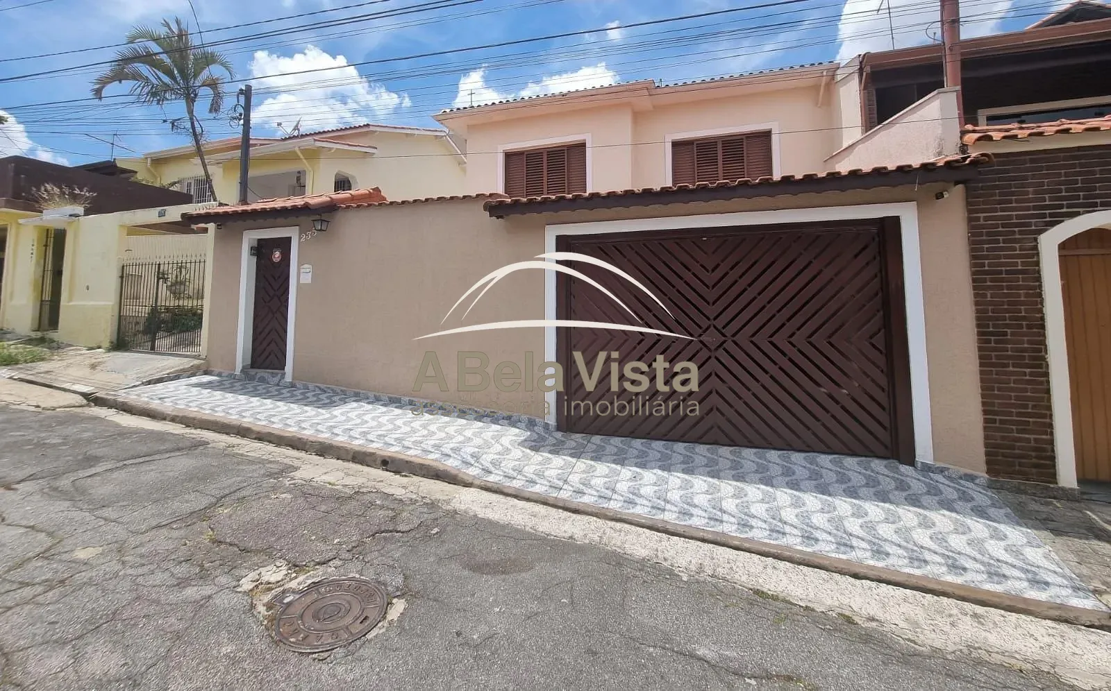 Casa, 3 quartos, 212 m² - Foto 1