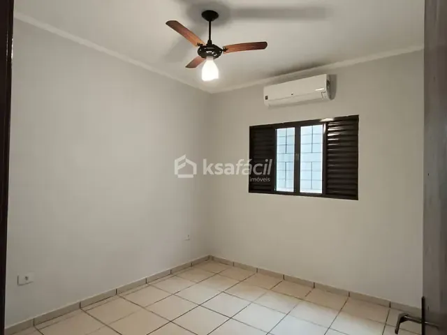 Casa com 125m² 2 quartos e 1 banheiro, para alugar, no bairro Conjunto Parati II em Campo Grande