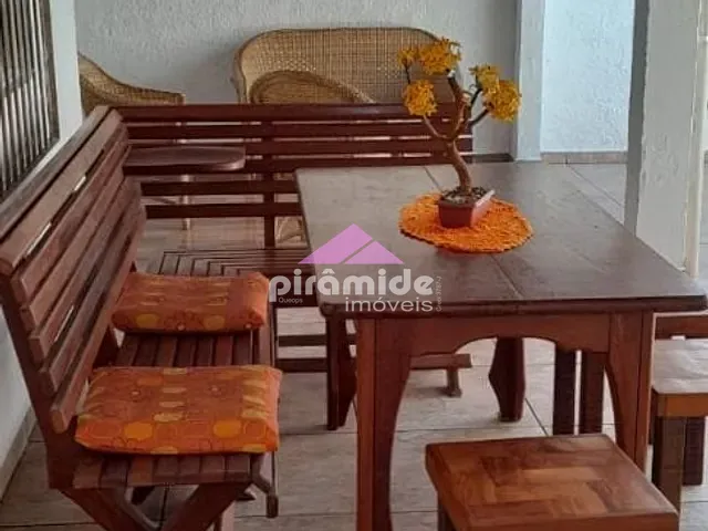 Casa com 250m² 2 quartos e 1 banheiro, à venda, no bairro Massaguaçu em Caraguatatuba