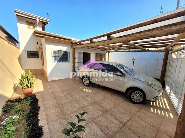 Casa com 250m² 2 quartos e 1 banheiro, à venda, no bairro Massaguaçu em Caraguatatuba