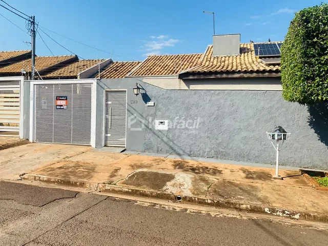 Casa 3 quartos e 2 banheiros, à venda, no bairro Vila Anahy em Campo Grande