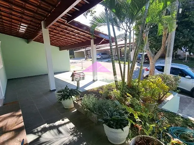 Casa com 251m² 3 quartos e 2 banheiros, à venda, no bairro Urbanova em São José dos Campos
