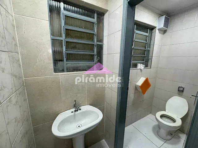 Casa com 310m², à venda, no bairro Palmeiras de São José em São José dos Campos