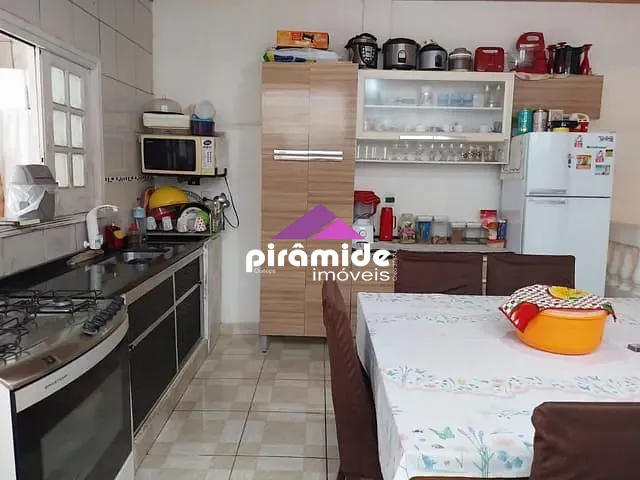 Casa com 150m² 3 quartos e 2 banheiros, à venda, no bairro Jardim São Vicente em São José dos Campos