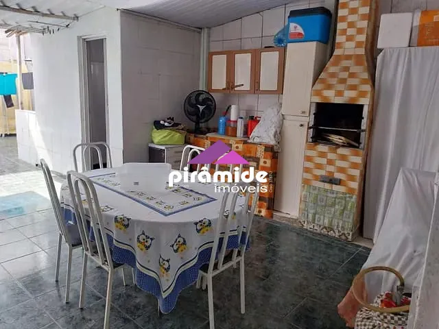 Casa com 150m² 3 quartos e 2 banheiros, à venda, no bairro Jardim São Vicente em São José dos Campos