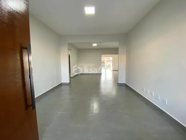 Casa com 600m² 5 quartos e 4 banheiros, à venda, no bairro Jardim Paulista em Campo Grande