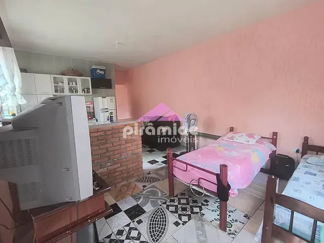 Casa com 245m² 1 quarto e 1 banheiro, à venda, no bairro Jardim das Gaivotas em Caraguatatuba