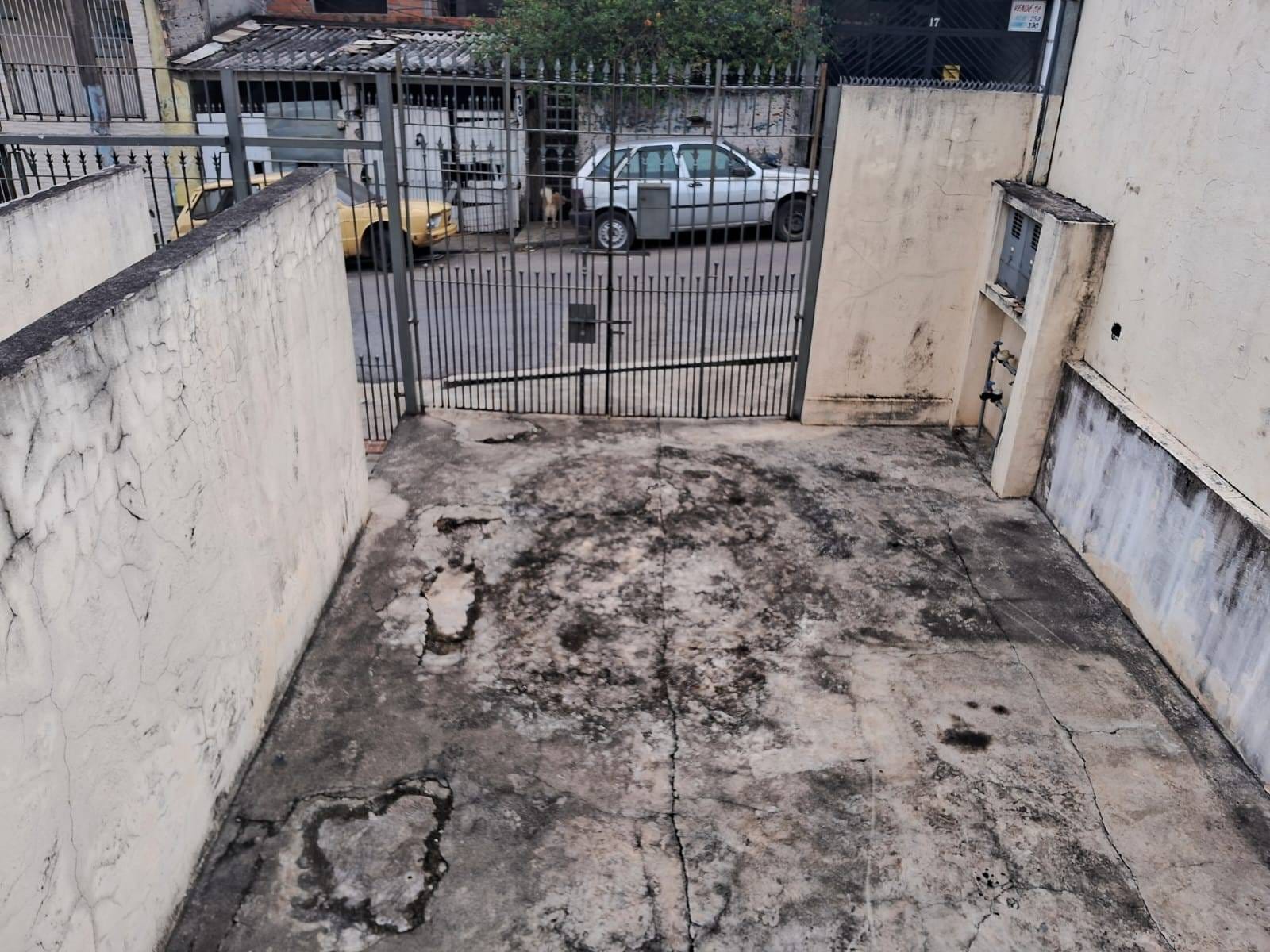 Casa à venda com 2 quartos, 200m² - Foto 3