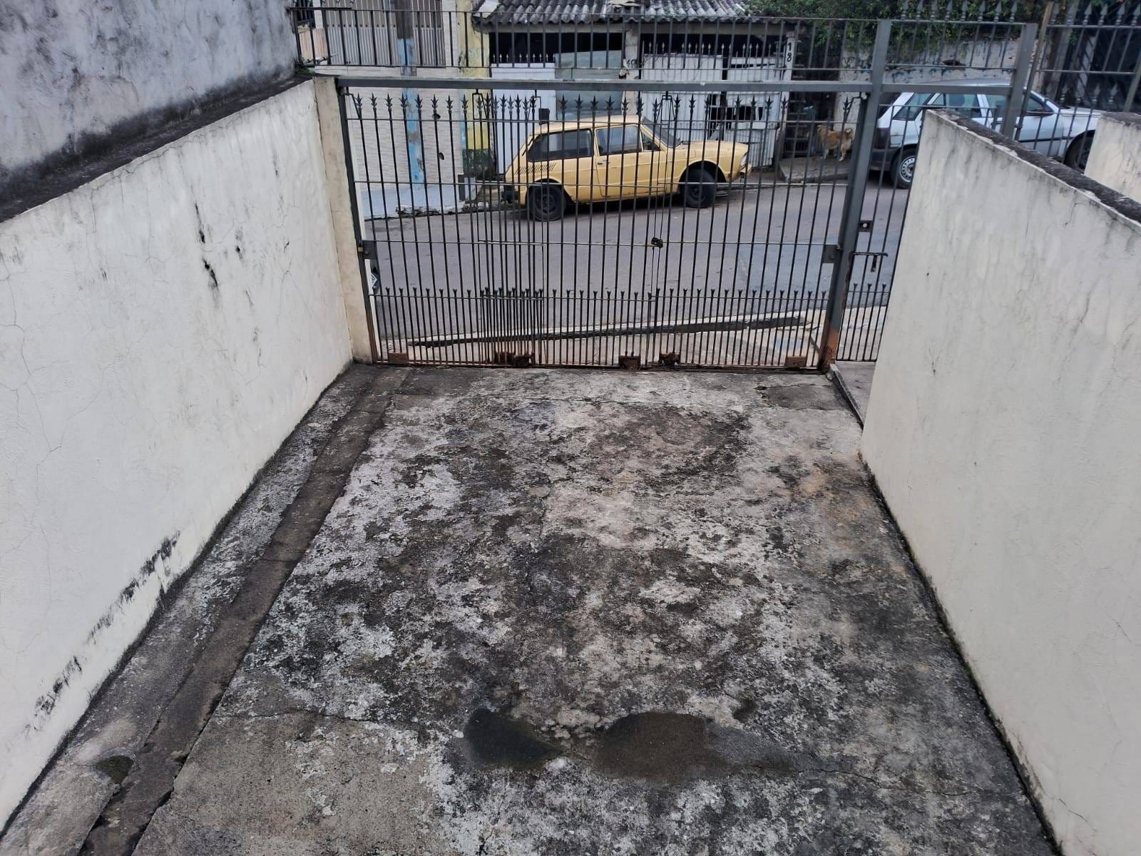 Casa à venda com 2 quartos, 200m² - Foto 2
