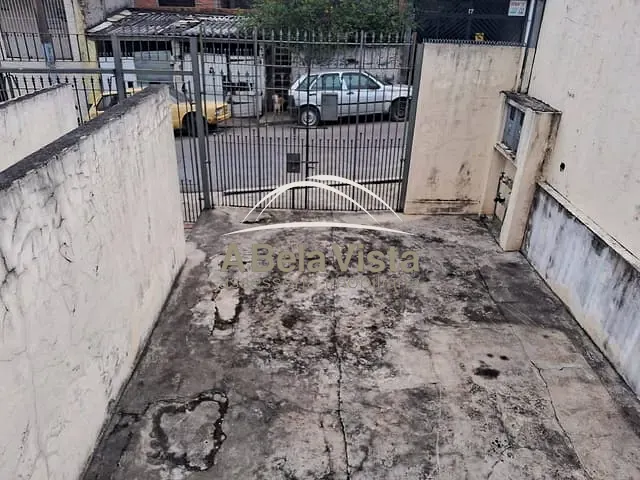 Casa com 200m² 2 quartos e 2 banheiros, à venda, no bairro Bussocaba em Osasco