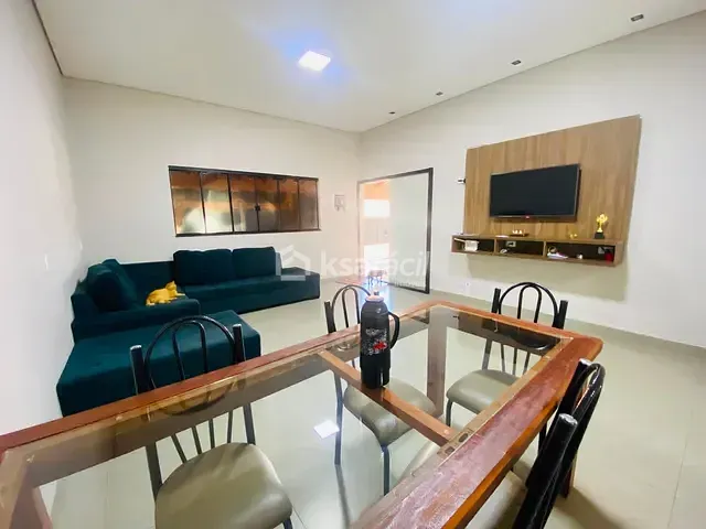 Casa com 200m² 2 quartos e 2 banheiros, à venda, no bairro Núcleo Habitacional Buriti em Campo Grande