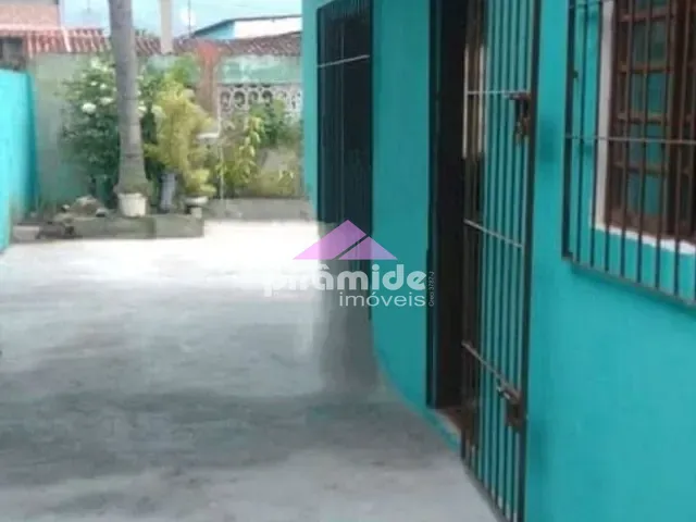 Casa com 350m² 3 quartos e 2 banheiros, à venda, no bairro Travessão em Caraguatatuba
