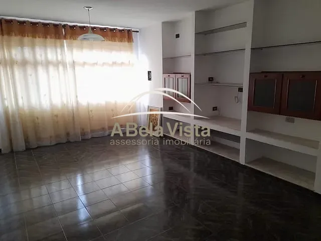 Casa com 430m² 3 quartos e 3 banheiros, à venda, no bairro Jaguaribe em Osasco