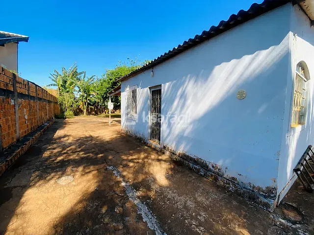 Casa com 360m² 2 quartos e 1 banheiro, à venda, no bairro Jardim Centenário em Campo Grande