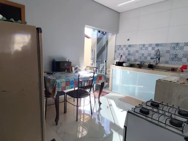 Casa com 201m² 3 quartos e 2 banheiros, à venda, no bairro Santo Antônio em Campo Grande