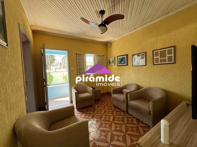 Casa com 250m² 4 quartos e 3 banheiros, à venda, no bairro Jardim Satélite em São José dos Campos