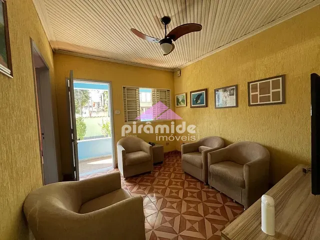 Casa com 250m² 4 quartos e 3 banheiros, à venda, no bairro Jardim Satélite em São José dos Campos
