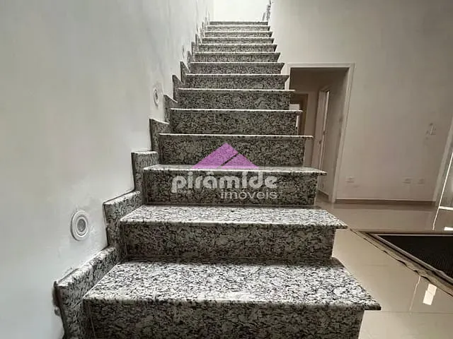 Casa com 250m² 2 quartos e 3 banheiros, à venda, no bairro Cidade Vista Verde em São José dos Campos