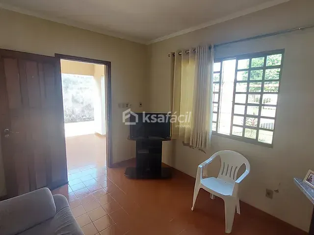 Casa 3 quartos e 2 banheiros, à venda, no bairro Monte Castelo em Campo Grande
