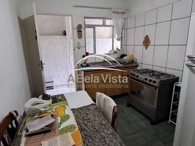 Casa com 307m² 3 quartos e 1 banheiro, à venda, no bairro Helena Maria em Osasco