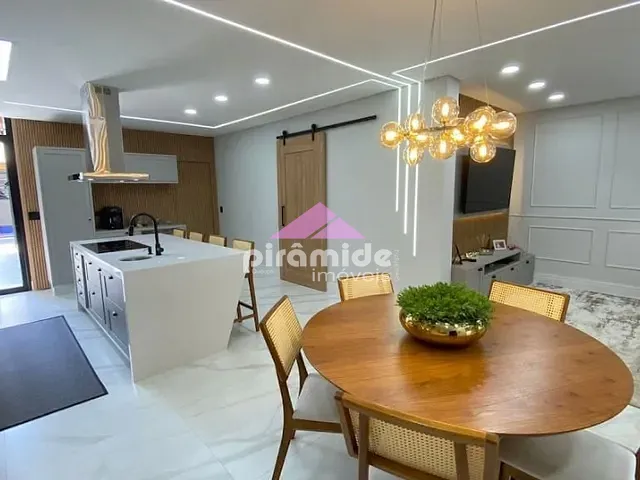 Casa com 243m² 3 quartos e 3 banheiros, à venda, no bairro Jardim Oriente em São José dos Campos