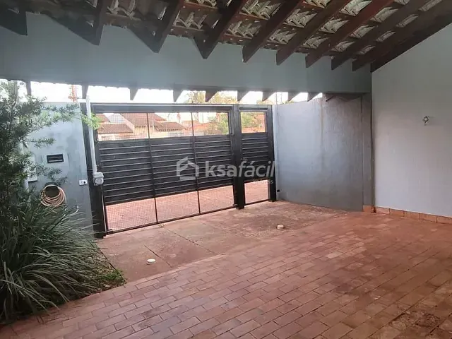 Casa com 180m² 2 quartos e 2 banheiros, à venda, no bairro Rita Vieira em Campo Grande