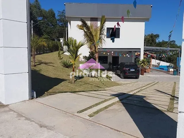 Casa com 1063m² 5 quartos e 6 banheiros, à venda, no bairro Chácaras Guanabara em Guararema