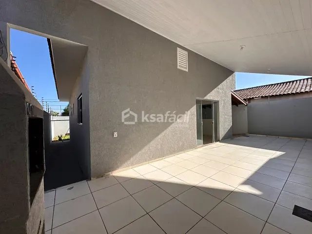 Casa com 300m² 3 quartos e 2 banheiros, para alugar, no bairro Bosque de Avilan em Campo Grande