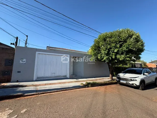 Casa com 300m² 3 quartos e 2 banheiros, para alugar, no bairro Bosque de Avilan em Campo Grande