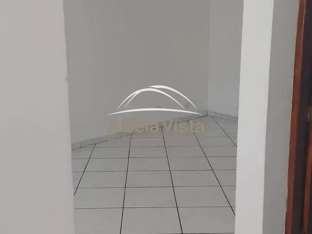Casa 3 quartos e 2 banheiros, para alugar, no bairro Santo Antônio em Osasco