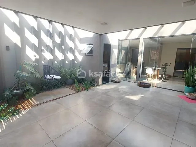 Casa 2 quartos e 3 banheiros, à venda, no bairro Vila Santa Luzia em Campo Grande