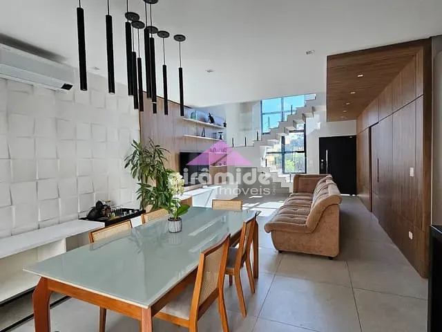 Casa 4 quartos e 5 banheiros, à venda, no bairro Jacarei em Jacareí