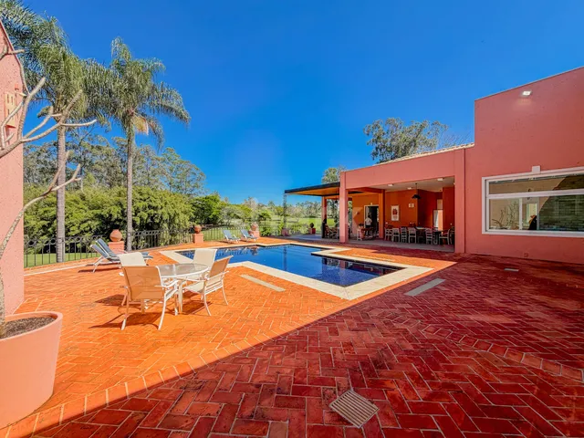 Casa com 2600m² 5 quartos e 7 banheiros, à venda ou para alugar, no bairro Condomínio Terras de São José em Itu