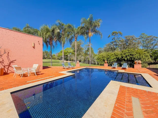 Casa com 2600m² 5 quartos e 7 banheiros, à venda ou para alugar, no bairro Condomínio Terras de São José em Itu