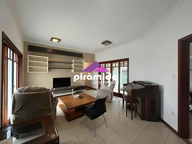 Casa com 424m² 3 quartos e 6 banheiros, à venda, no bairro Urbanova em São José dos Campos