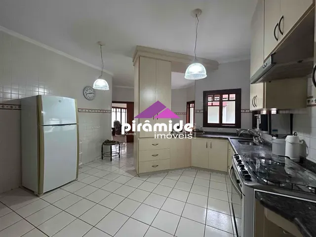 Casa com 424m² 3 quartos e 6 banheiros, à venda, no bairro Urbanova em São José dos Campos