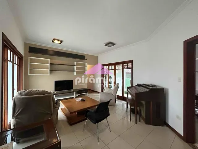 Casa com 424m² 3 quartos e 6 banheiros, à venda, no bairro Urbanova em São José dos Campos