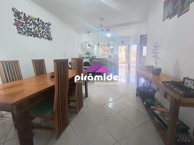 Casa com 245m² 3 quartos e 2 banheiros, à venda ou para alugar, no bairro Jardim das Gaivotas em Caraguatatuba
