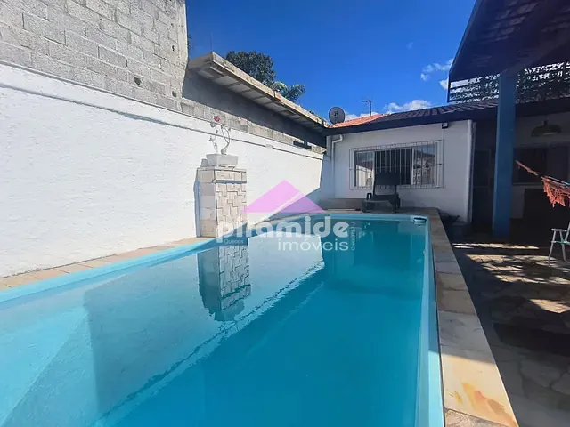 Casa com 245m² 3 quartos e 2 banheiros, à venda, no bairro Jardim das Gaivotas em Caraguatatuba